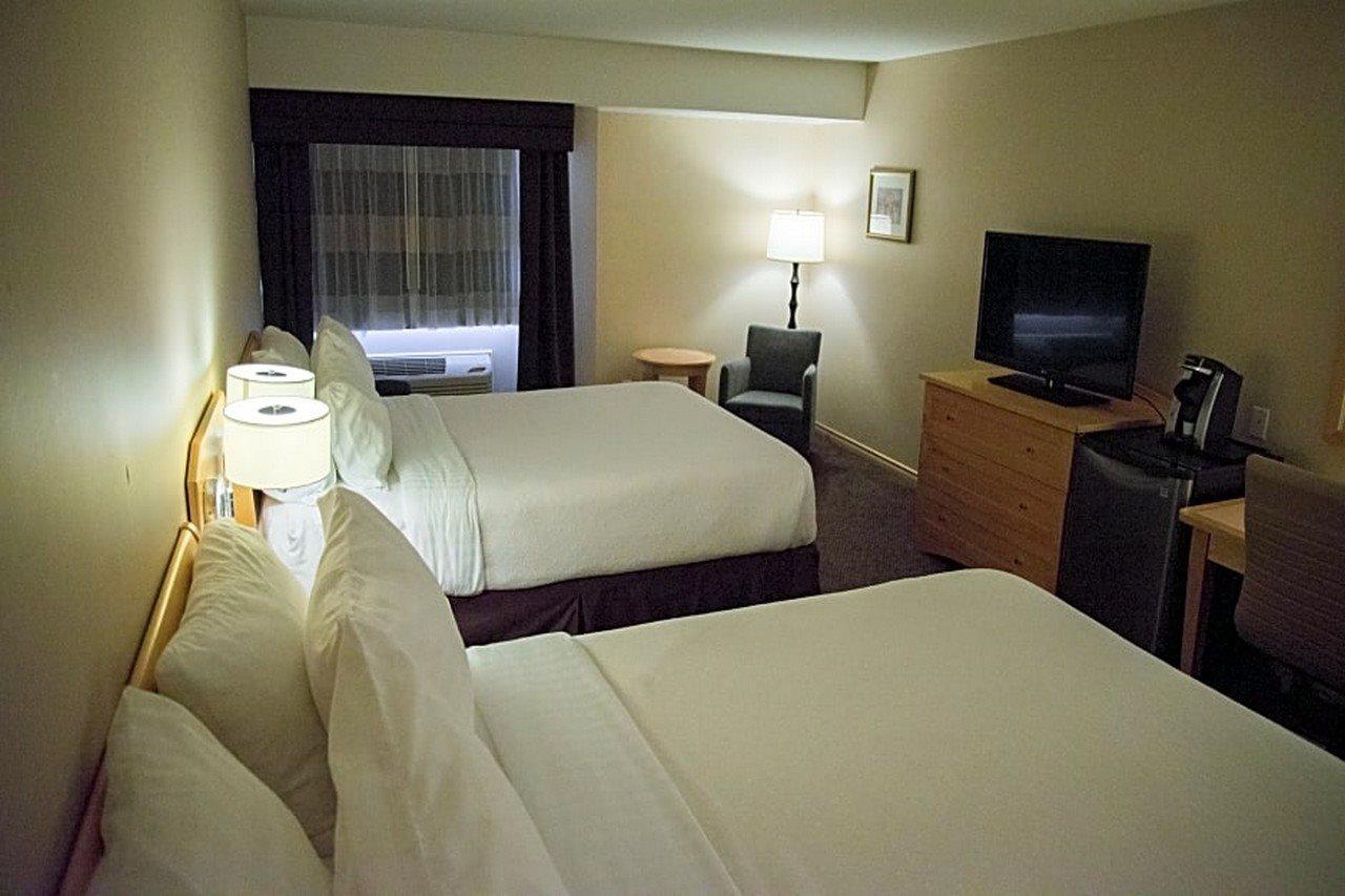 Doubletree By Hilton ווסט קלונה מראה חיצוני תמונה