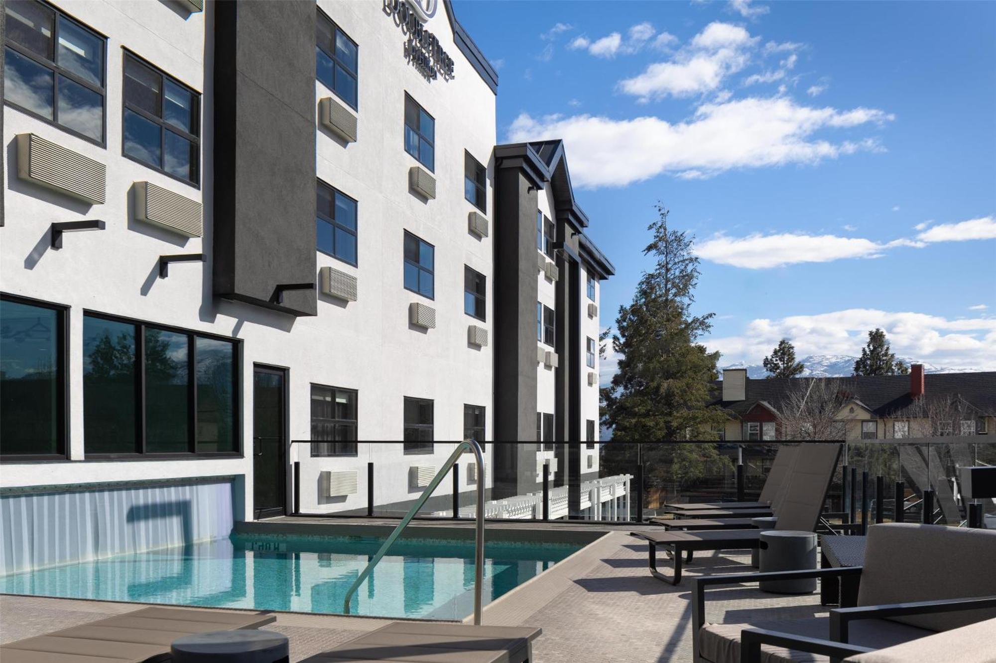 Doubletree By Hilton ווסט קלונה מראה חיצוני תמונה