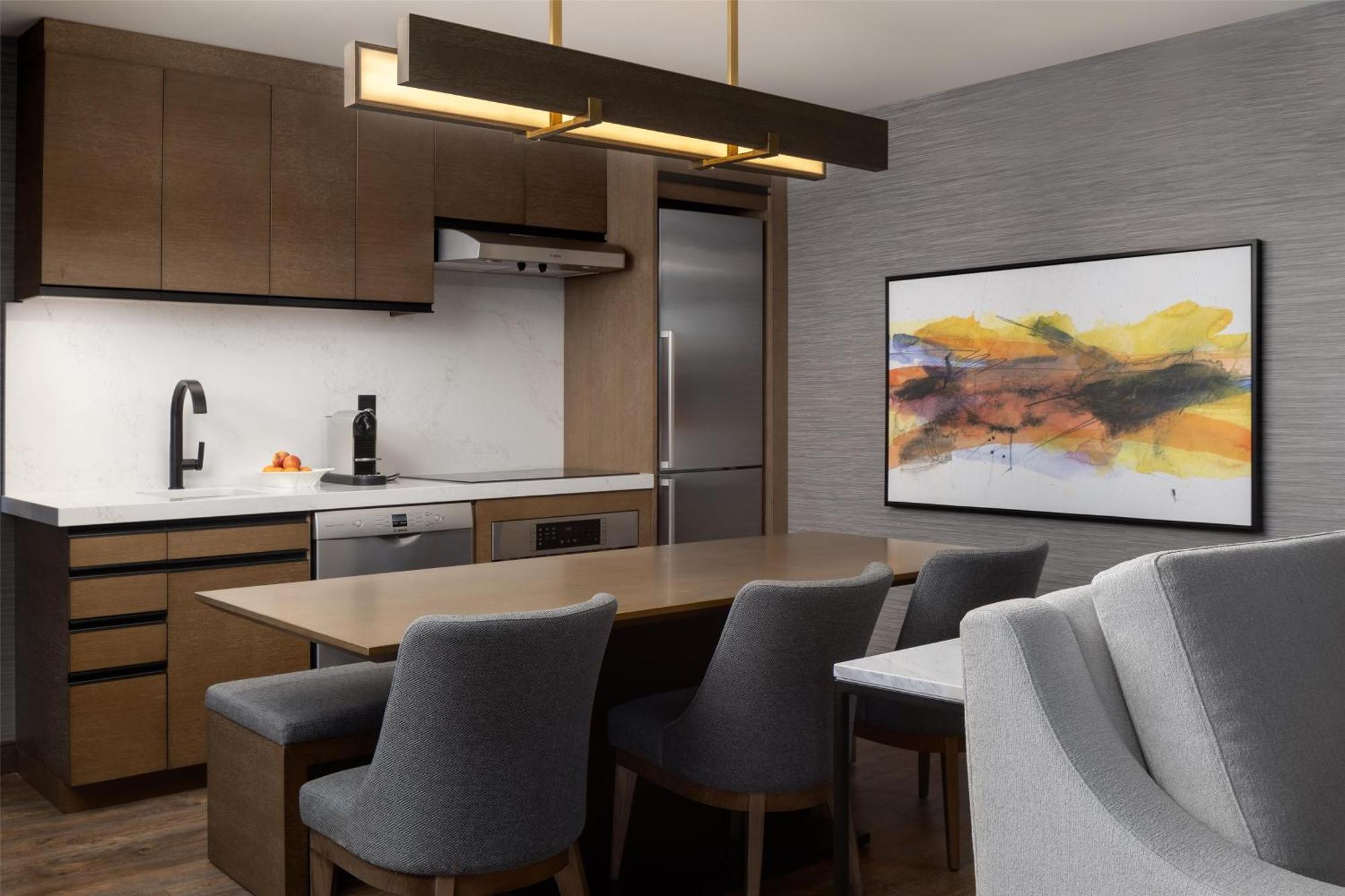Doubletree By Hilton ווסט קלונה מראה חיצוני תמונה