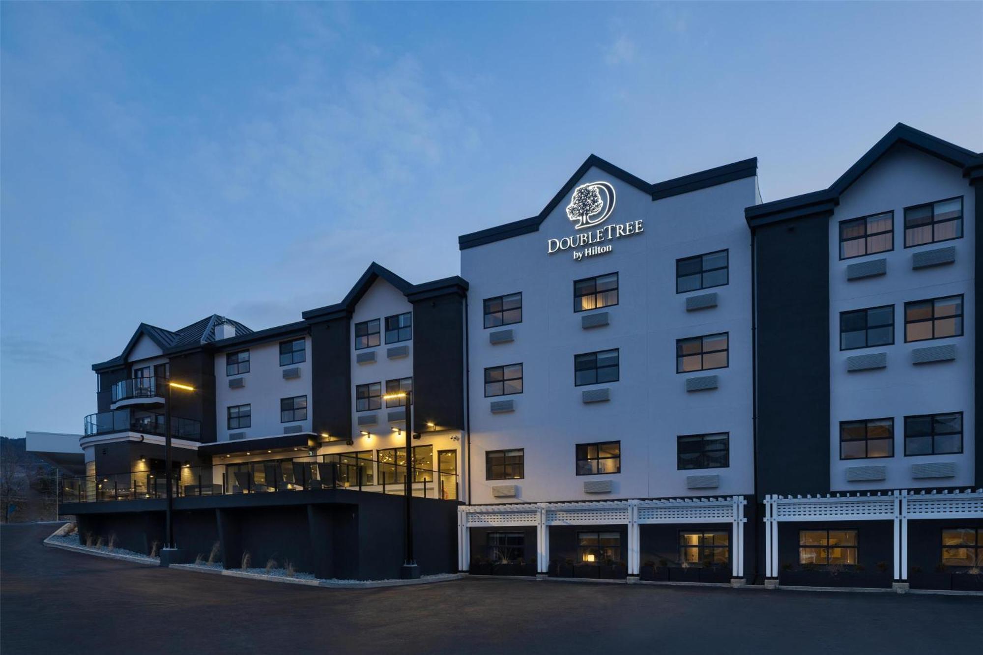 Doubletree By Hilton ווסט קלונה מראה חיצוני תמונה