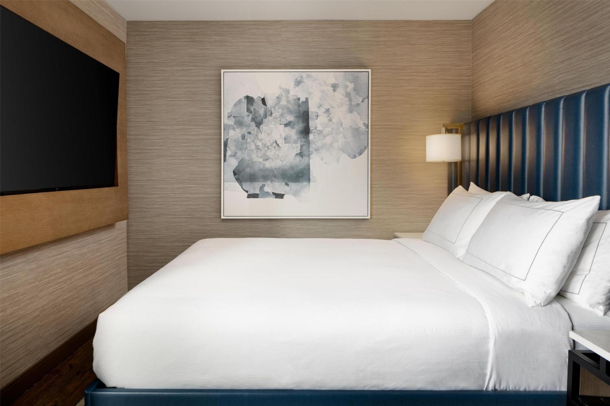 Doubletree By Hilton ווסט קלונה מראה חיצוני תמונה