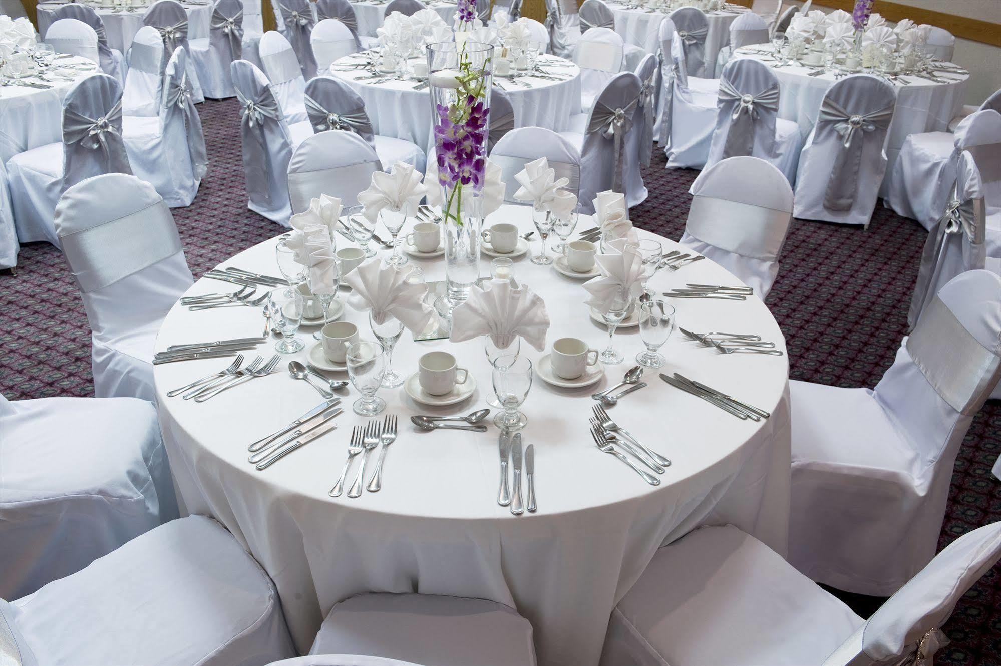 Doubletree By Hilton ווסט קלונה מראה חיצוני תמונה